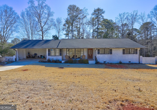 single story home with a carport