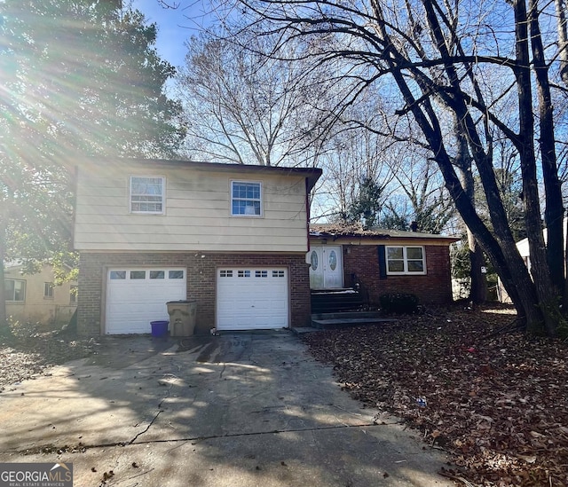 view of front facade with a garage