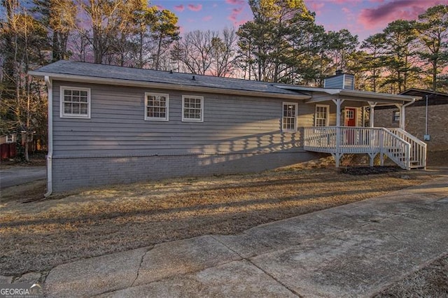 view of front of home with covered porch