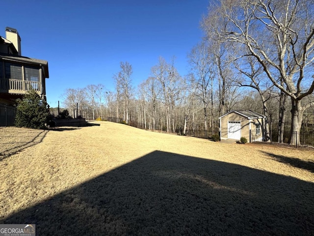 view of yard with a shed