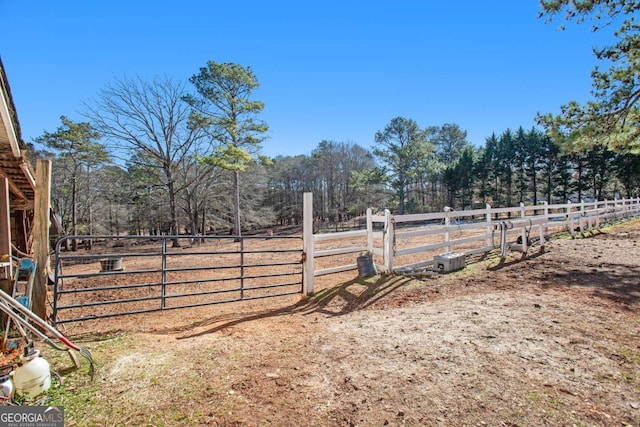 view of yard featuring a rural view