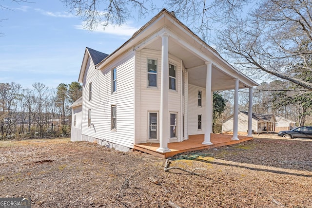 view of front facade with a porch