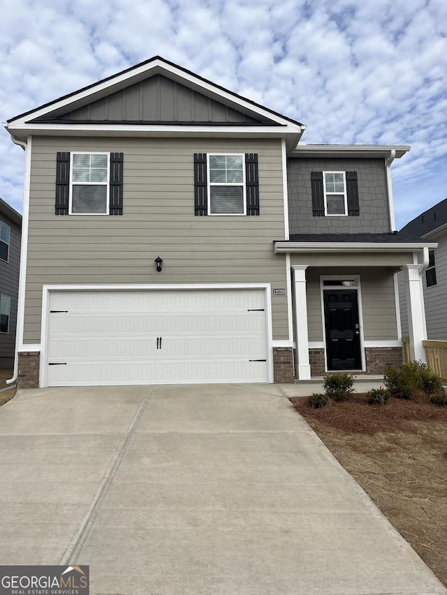 view of front of property featuring a garage