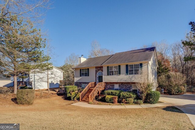 view of split foyer home