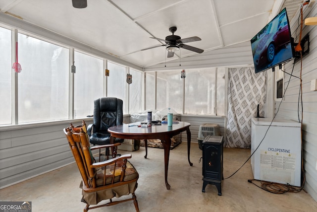 sunroom / solarium with ceiling fan