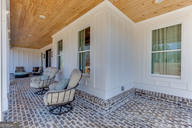 4621 Stanley Rd, Flowery Branch, GA 30542 - view of patio / terrace