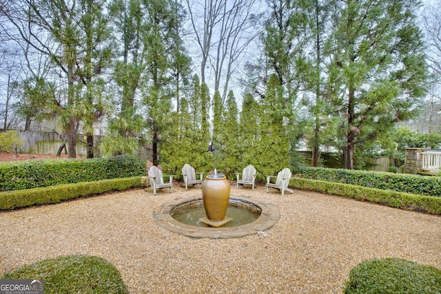 view of yard featuring a patio area