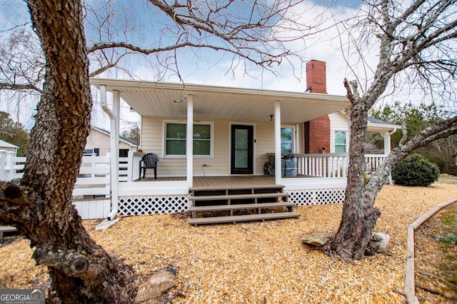 view of front of home featuring a porch