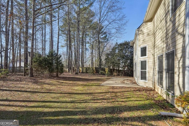 view of yard with a patio