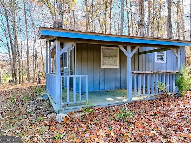 view of outbuilding