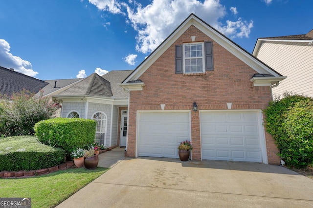 view of front property featuring a garage