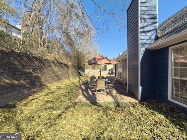 view of yard featuring a patio