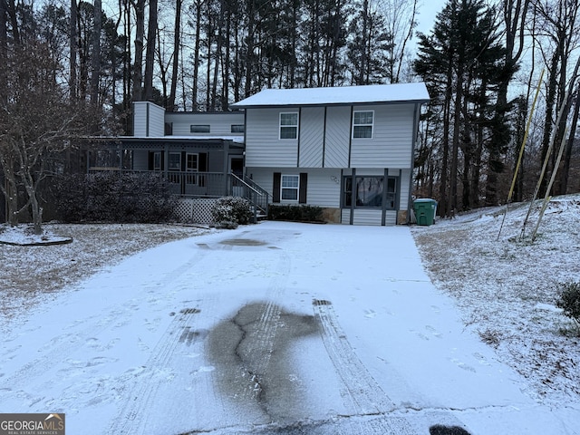 view of front of house featuring covered porch