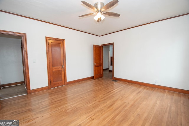 unfurnished bedroom featuring light wood-type flooring, ceiling fan, and ornamental molding