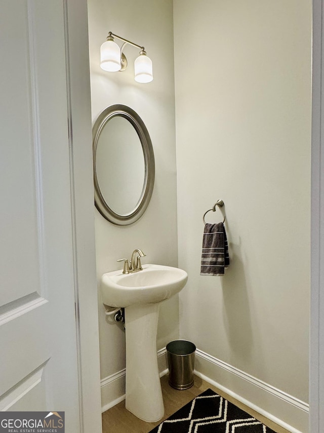 bathroom featuring sink