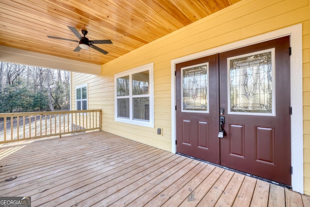 deck with ceiling fan