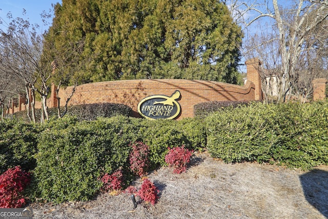 view of community / neighborhood sign