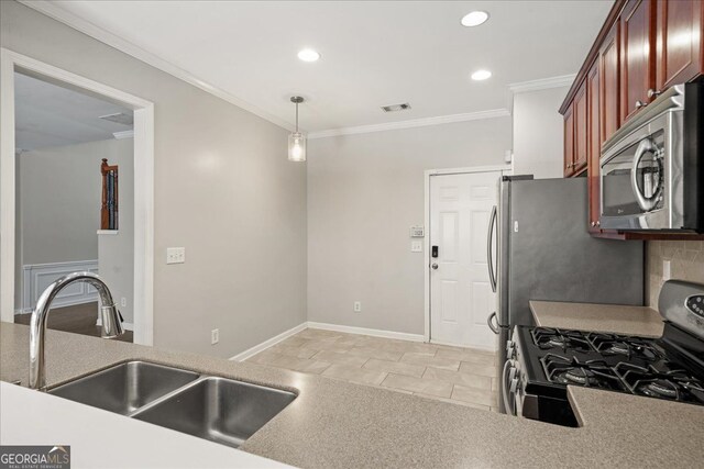 bedroom featuring light carpet, vaulted ceiling, and ceiling fan