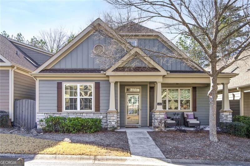 craftsman inspired home with a porch