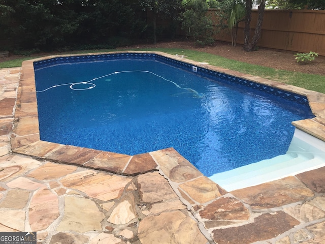 view of swimming pool