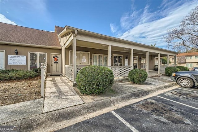 view of front of house with covered porch