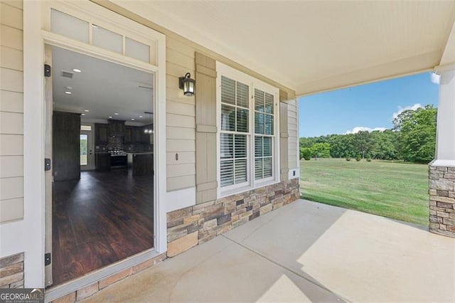 view of patio / terrace featuring covered porch