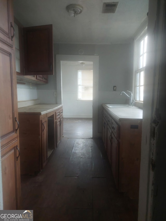 kitchen featuring sink