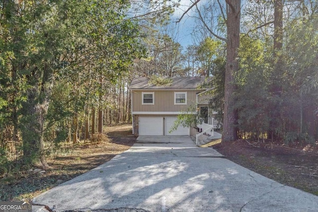 view of front facade with a garage