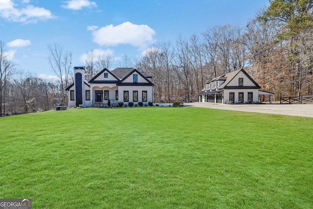 view of front facade with a front lawn