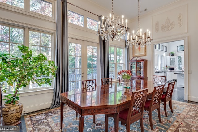 dining space featuring ornamental molding