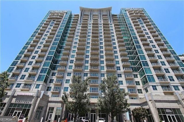 Listing photo 3 for 250 Pharr Rd NE Unit 607, Atlanta GA 30305