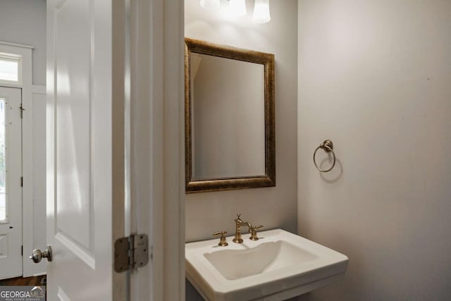 bathroom featuring sink