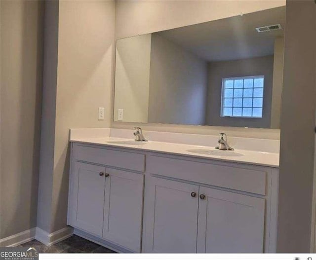 bathroom with vanity