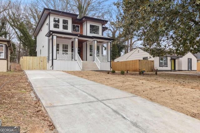 view of front of house featuring a porch