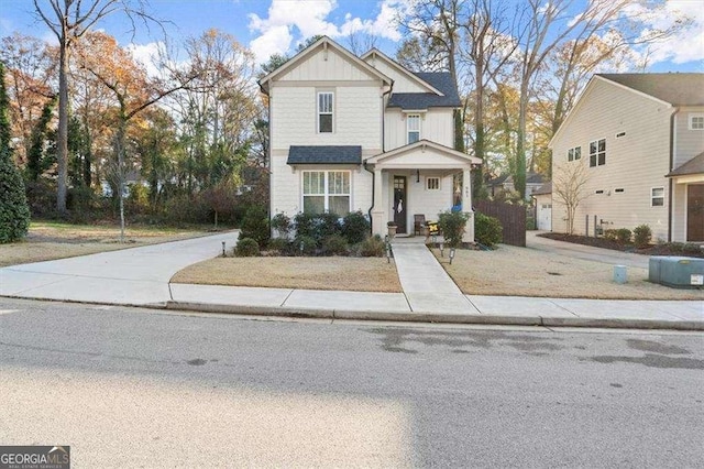 view of front property