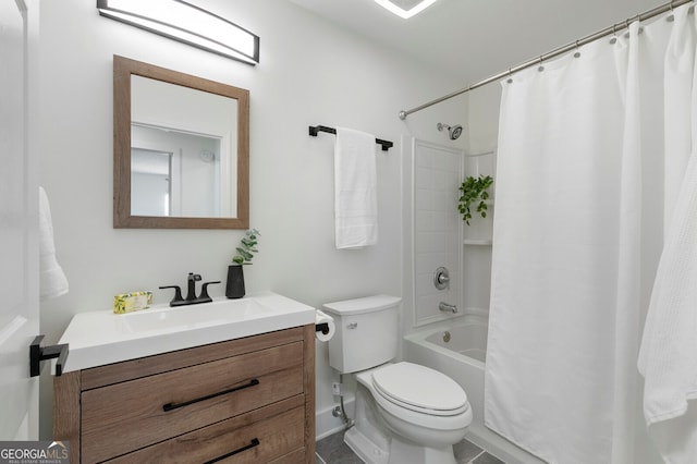 full bathroom featuring toilet, shower / bathtub combination with curtain, and vanity