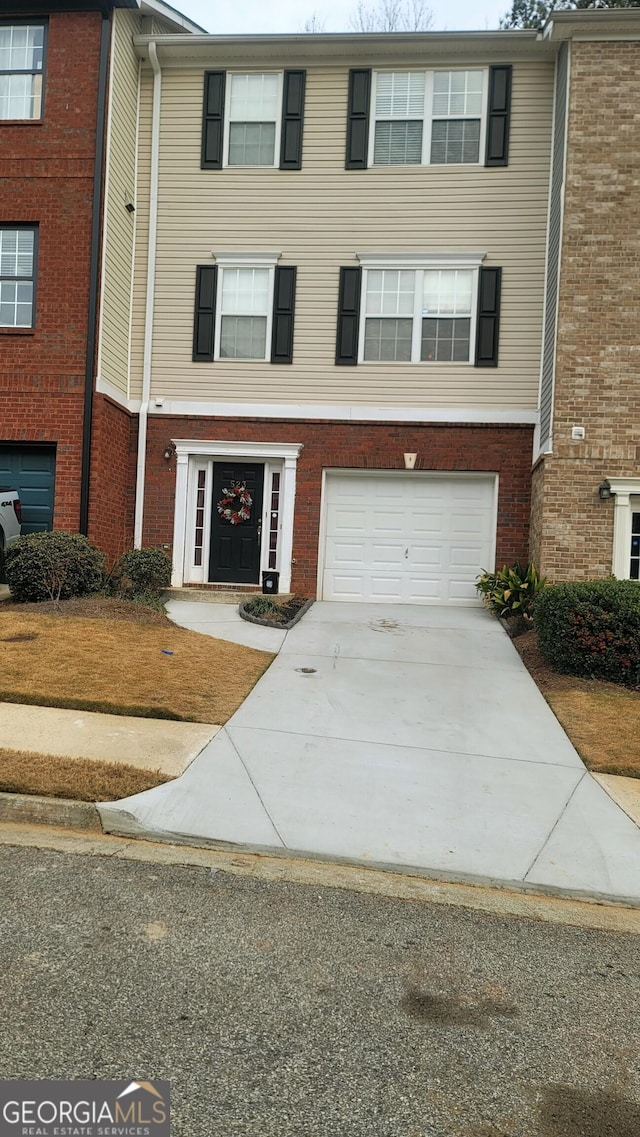 view of front of home featuring a garage