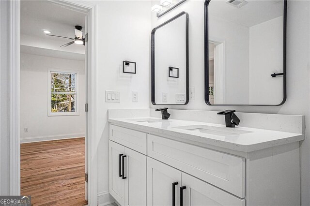 bathroom featuring tiled shower