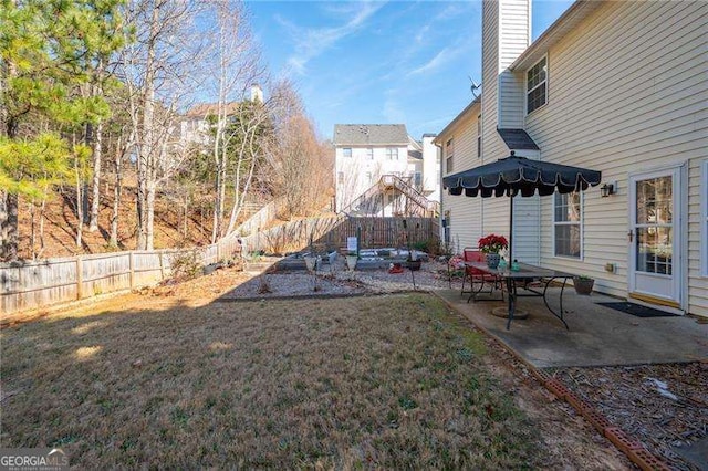 view of yard with a patio area