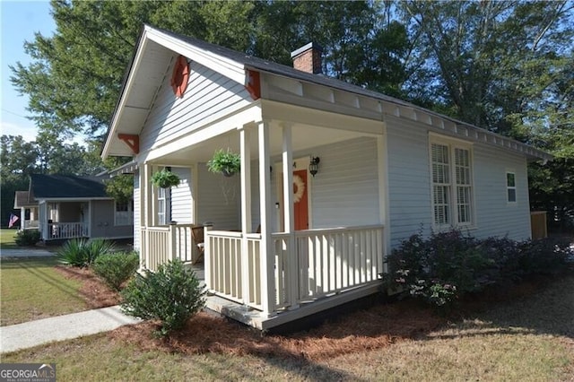 view of front facade with covered porch