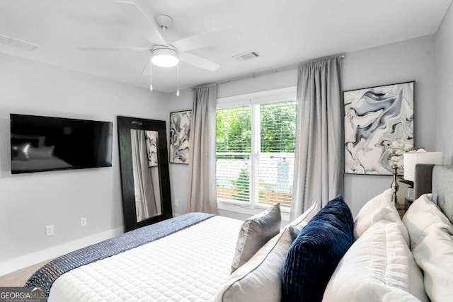 bedroom featuring ceiling fan