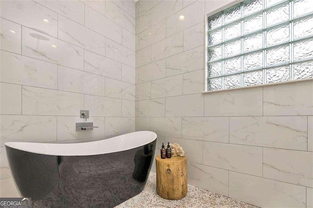 bathroom featuring a bathtub