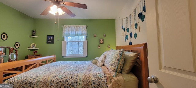 bedroom with ceiling fan