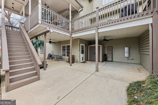 view of patio featuring ceiling fan