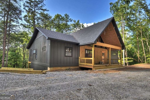 view of front of house featuring covered porch