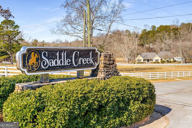 view of community / neighborhood sign