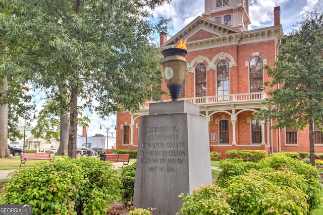 view of front facade