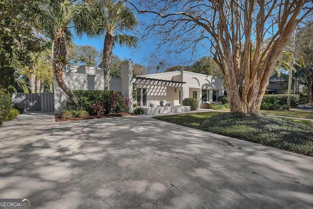 view of front of house with a front lawn