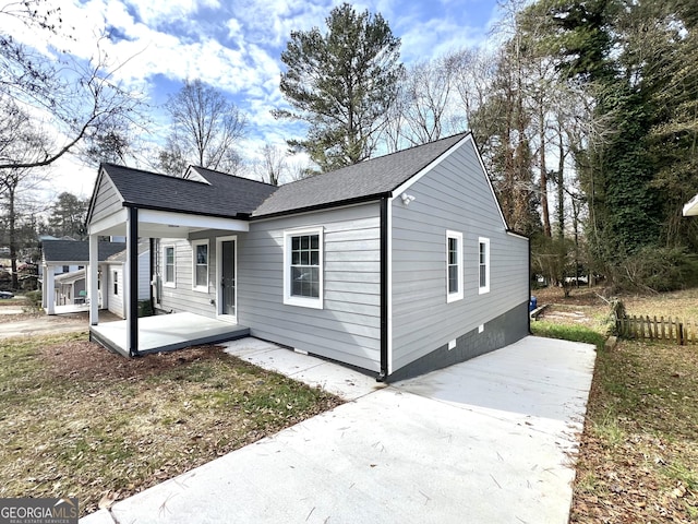 view of front of home featuring a porch