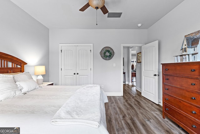 45 Misty Creek Cv, Newnan, GA 30265 - laundry area featuring washing machine and dryer, baseboards, and light wood finished floors